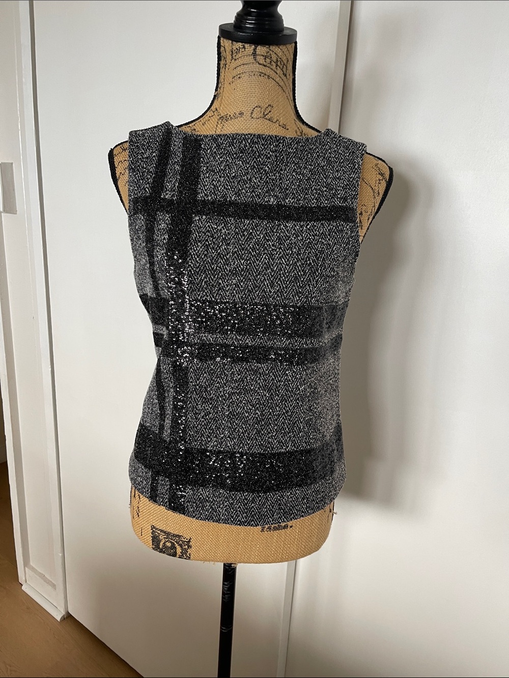 Banana Republic Black & Gray Plaid Sequin Knit Shell